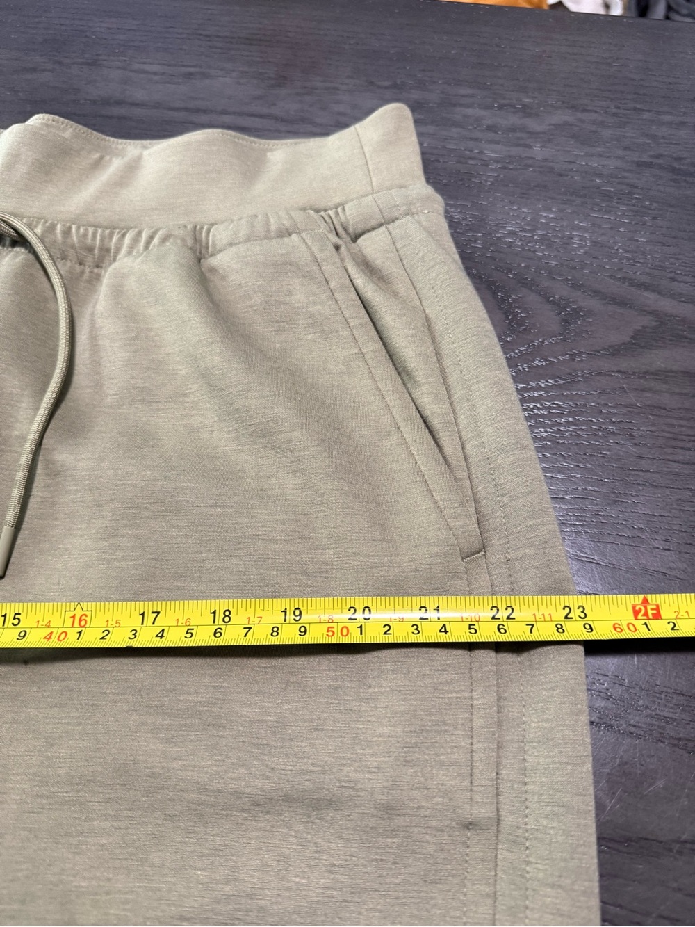 Athleta Women’s Wide Leg Pants Size L Tan Khaki Drawstring Pull On Travel - Picture 8 of 12